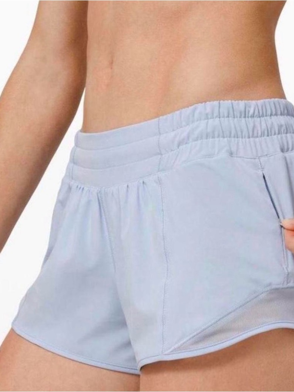 Periwinkle 2.5 inch lululemon Hotty hot shorts